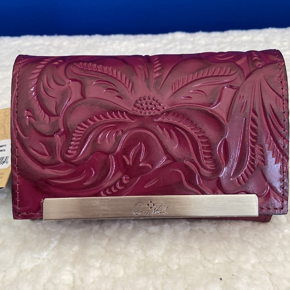 NWT! Patricia Nash Tooled Leather Floral Cametti Tri-fold Wallet in Magenta 🤩 - Picture 16 of 16